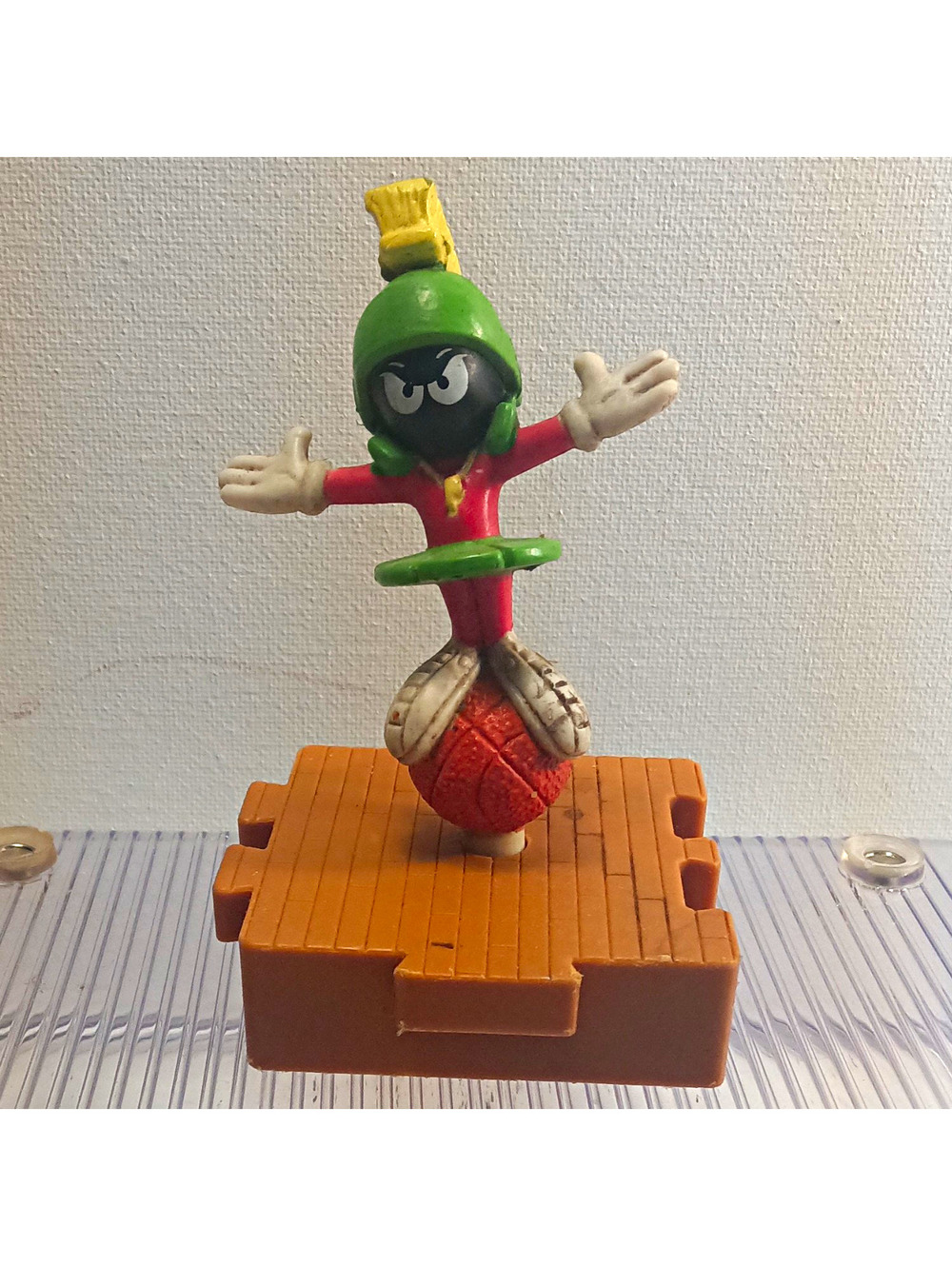 Vintage 1996 McDonalds Space Jam Marvin The Martian Happy Meal Toy #3 Court Base